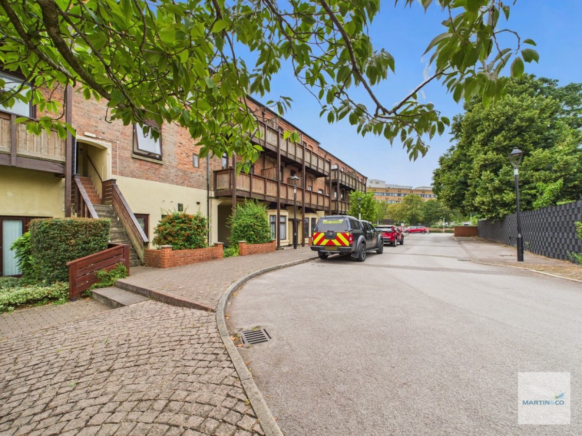 The Babington, Leen Court, Leen Gate