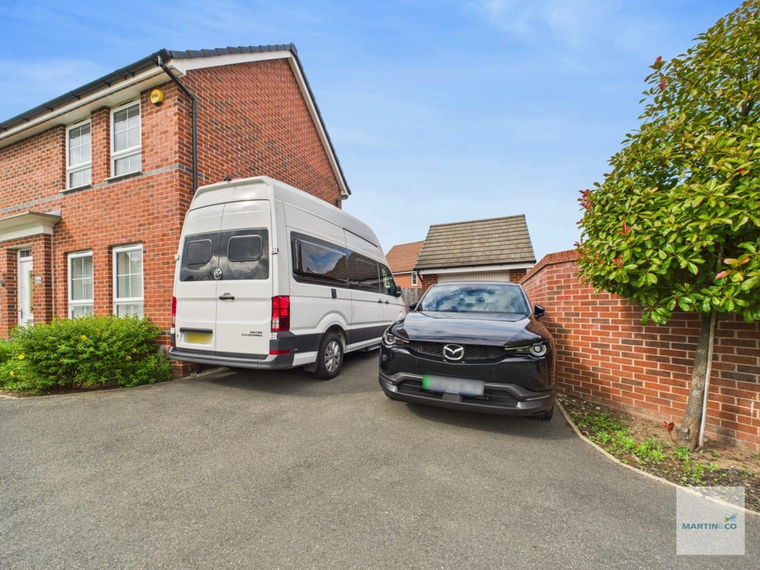 Marciana Grove, Hucknall