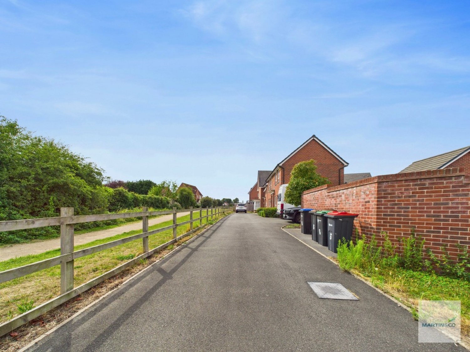 Marciana Grove, Hucknall