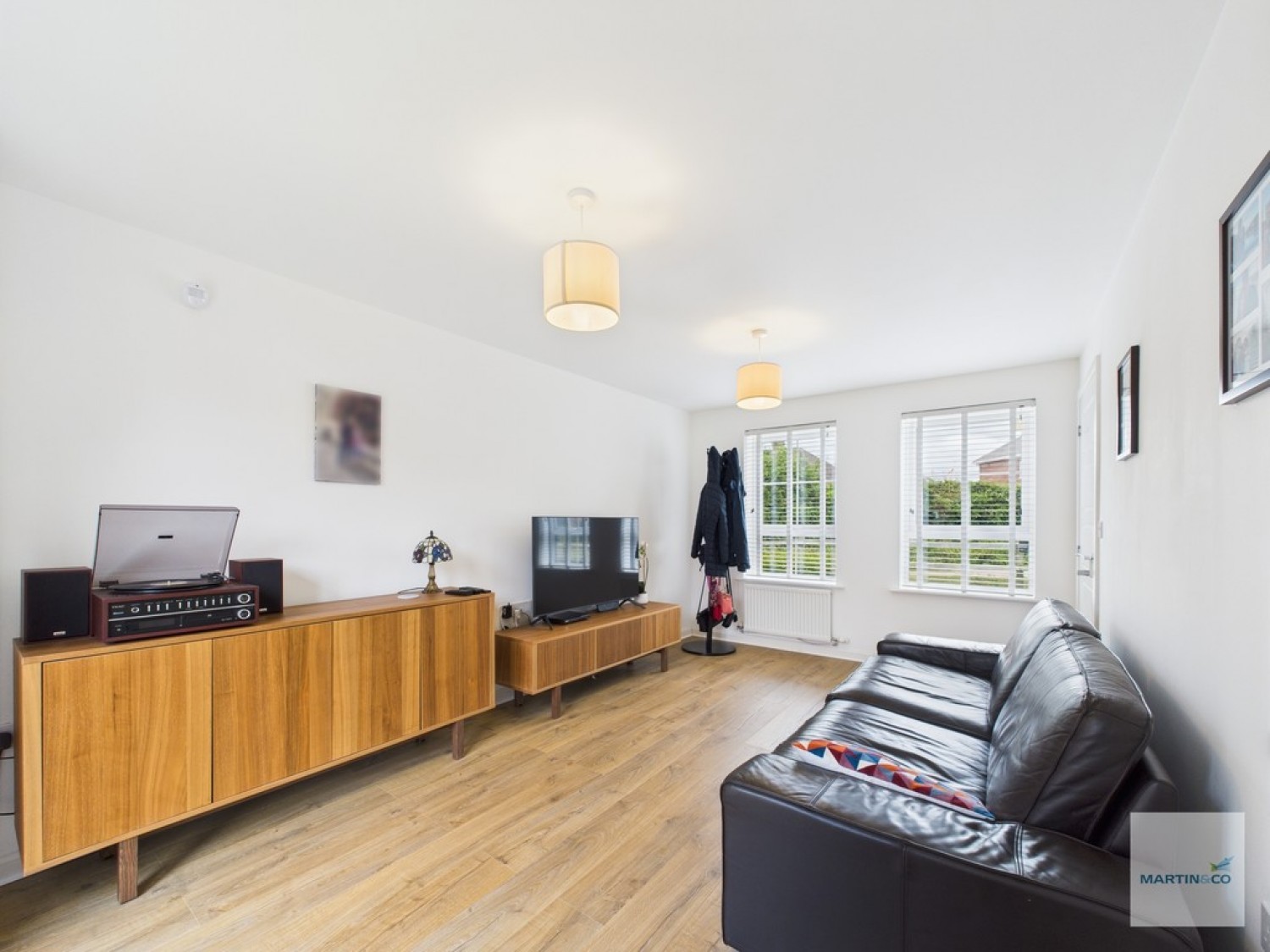 Marciana Grove, Hucknall