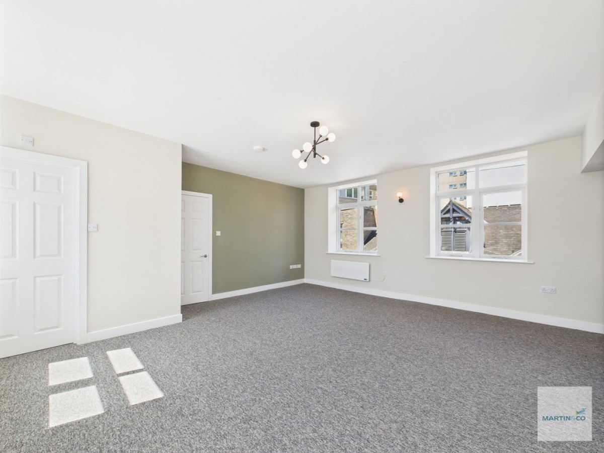 Second Floor Flat, 17 St James Street