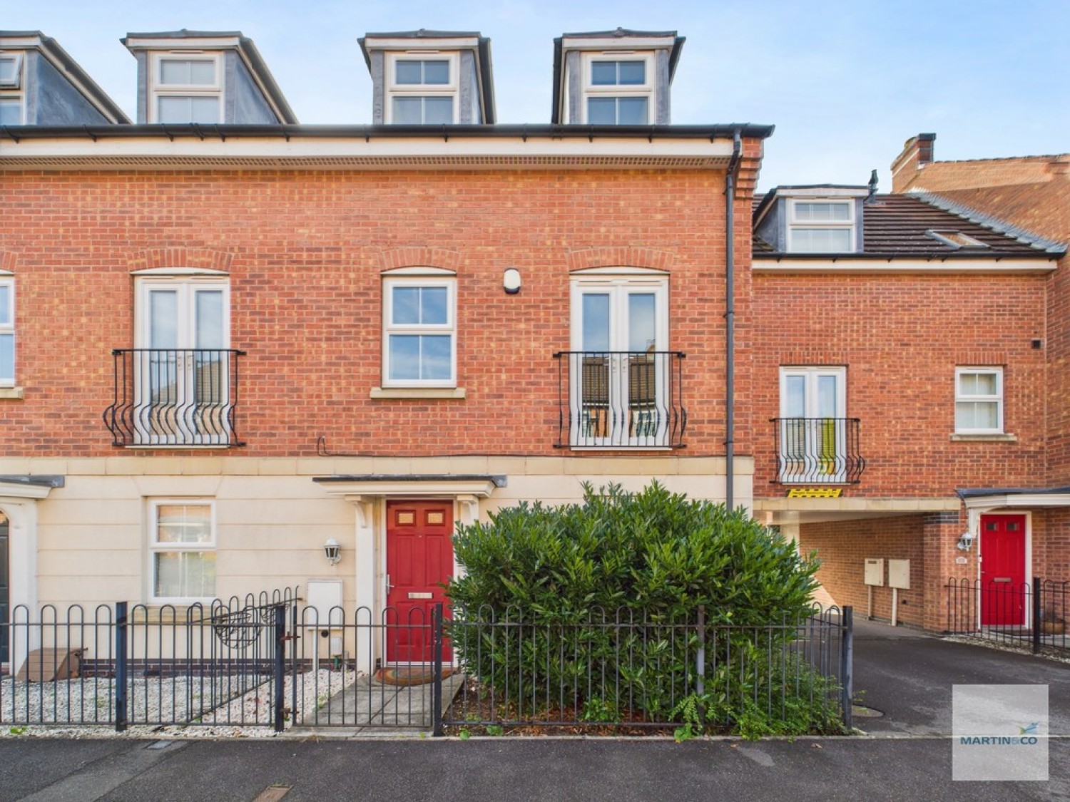 4 bedroom House for Sale Griffiths Way, Hucknall