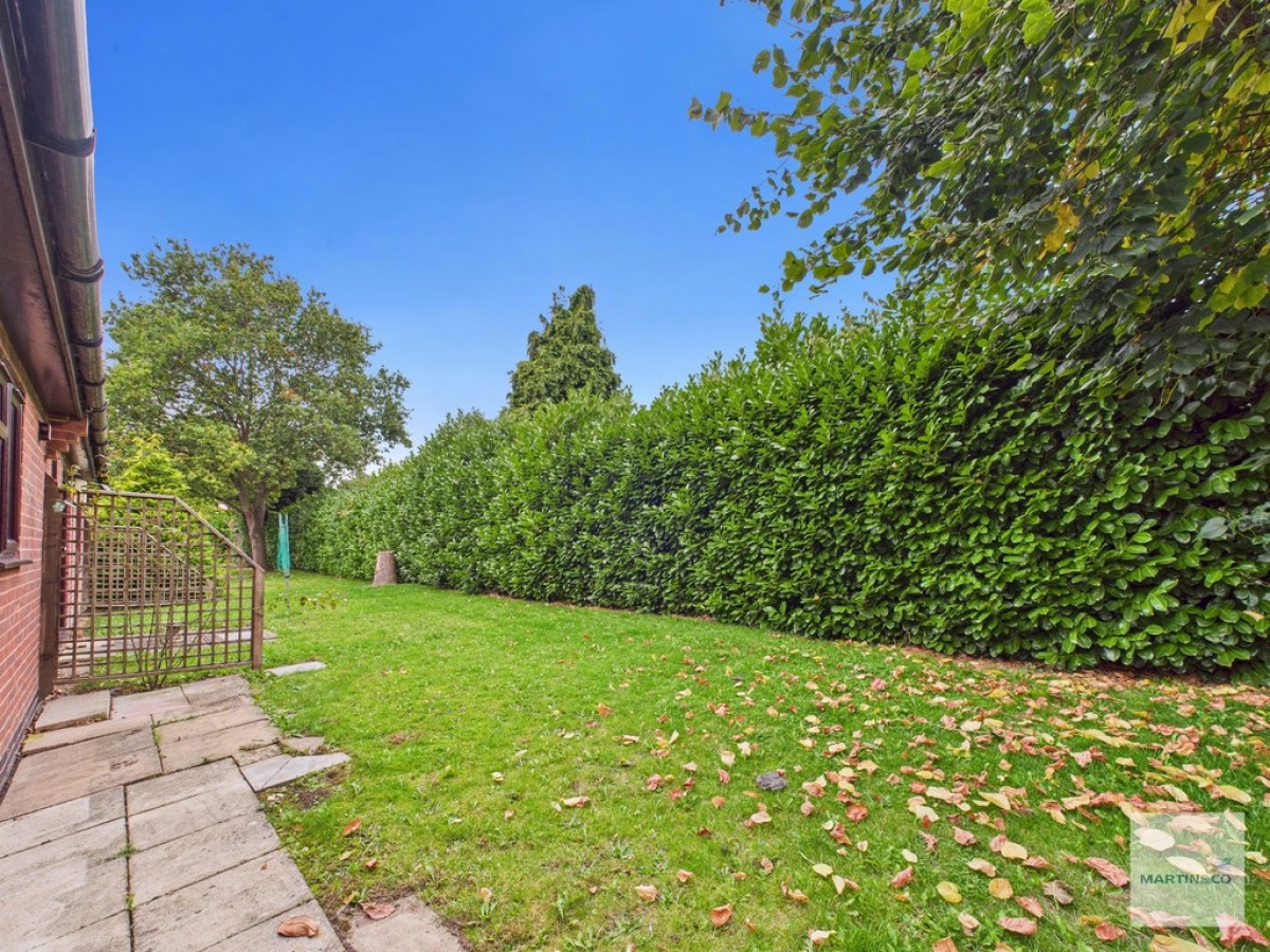 Bridge Green, Strelley, Nottinghamshire