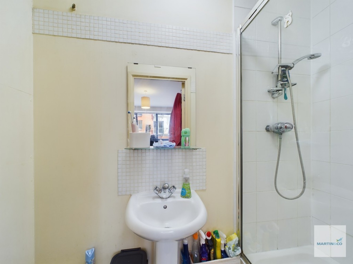 2 bedroom Flat for Sale Park Gate, Upper College Street