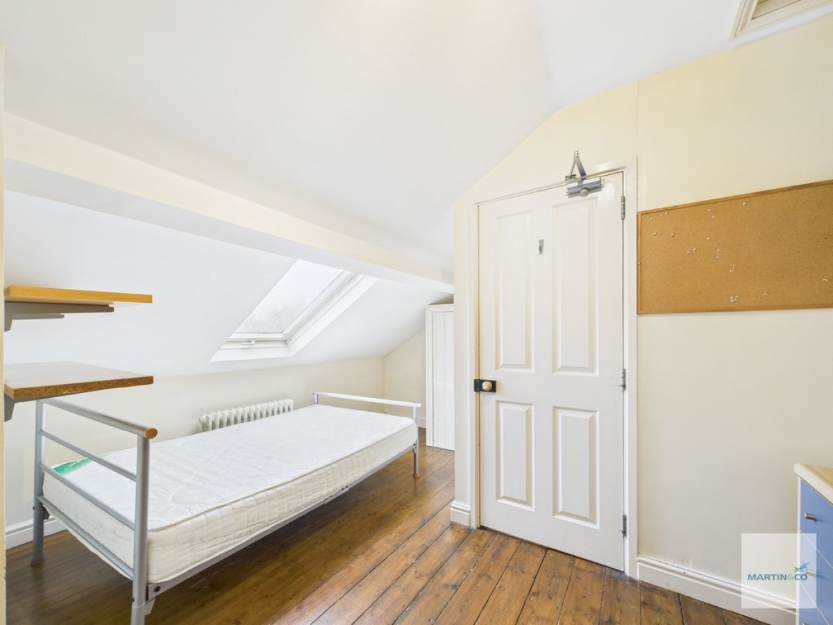 Collin Street, Beeston