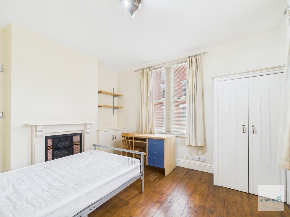 Collin Street, Beeston