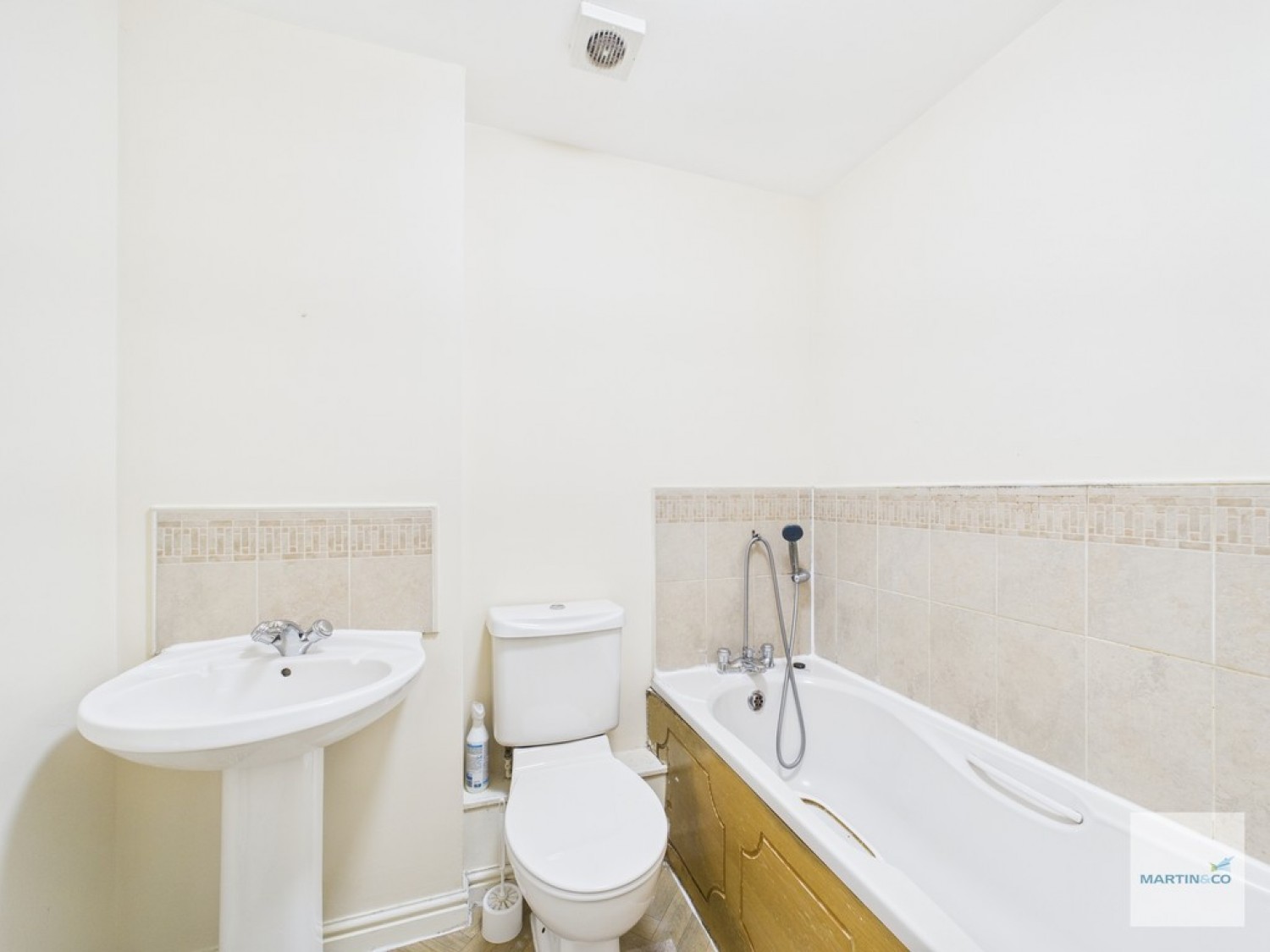 3 bedroom House in Pagett Close, Hucknall