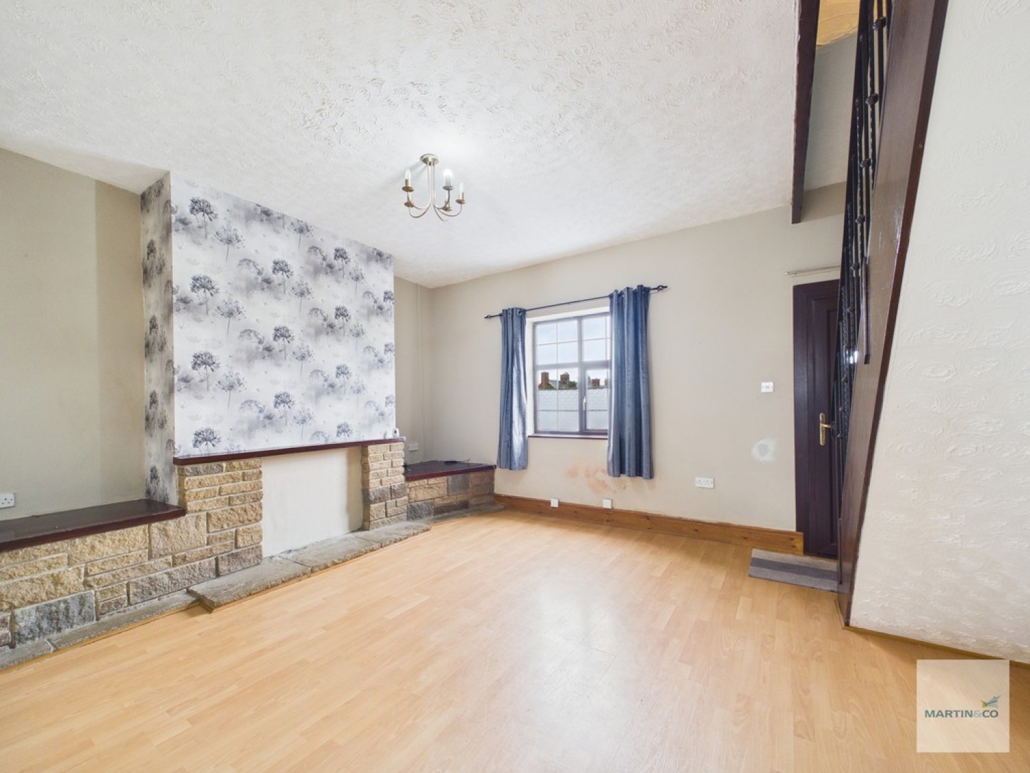2 bedroom House for Sale The Square, Bestwood Village