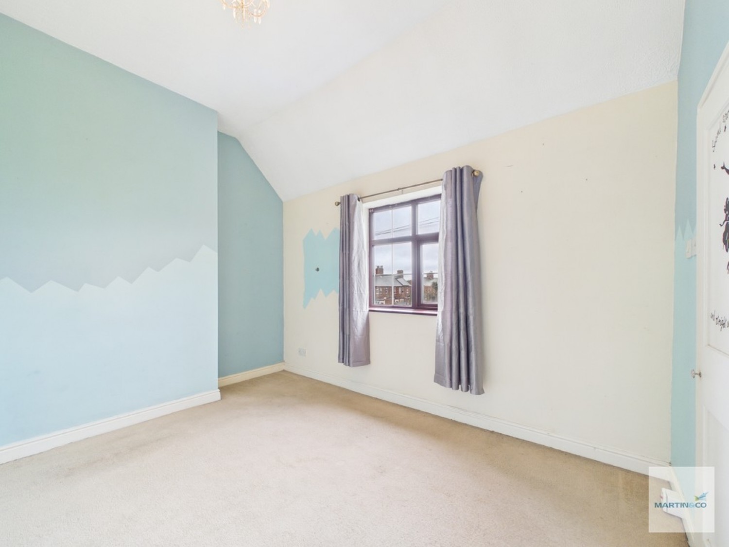 2 bedroom House for Sale The Square, Bestwood Village