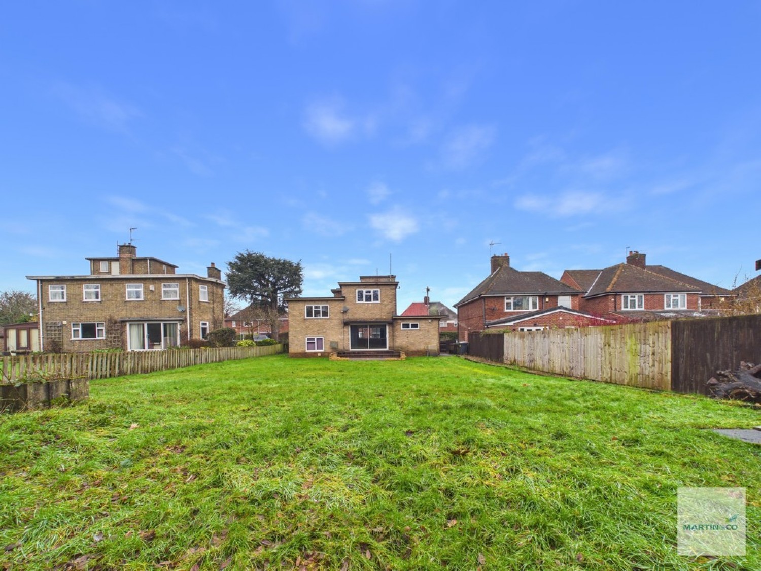 3 bedroom House in Long Hill Rise, Hucknall