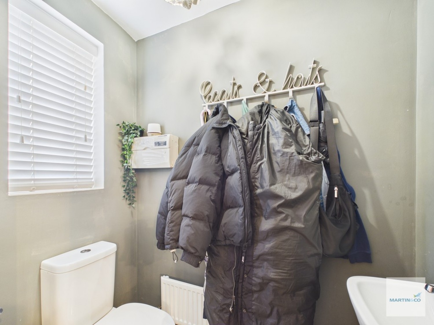 4 bedroom House for Sale Mosquito Grove, Hucknall