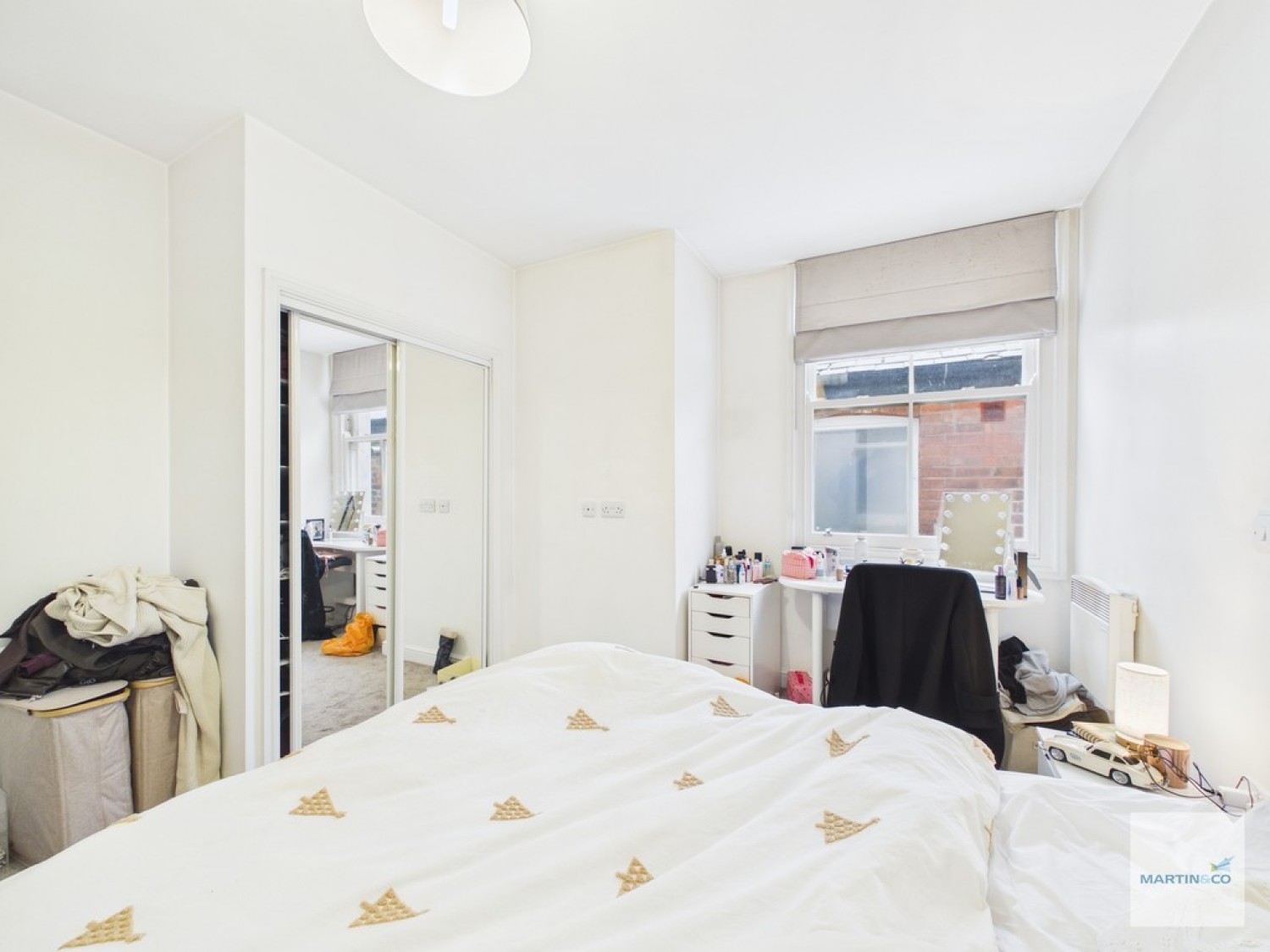 1 bedroom Flat for Sale Drapers Bridge, Hounds Gate