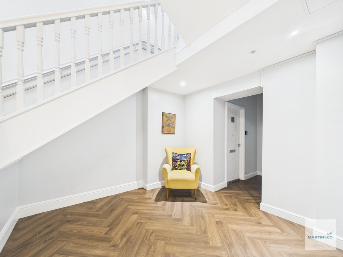 Drapers Bridge, Hounds Gate