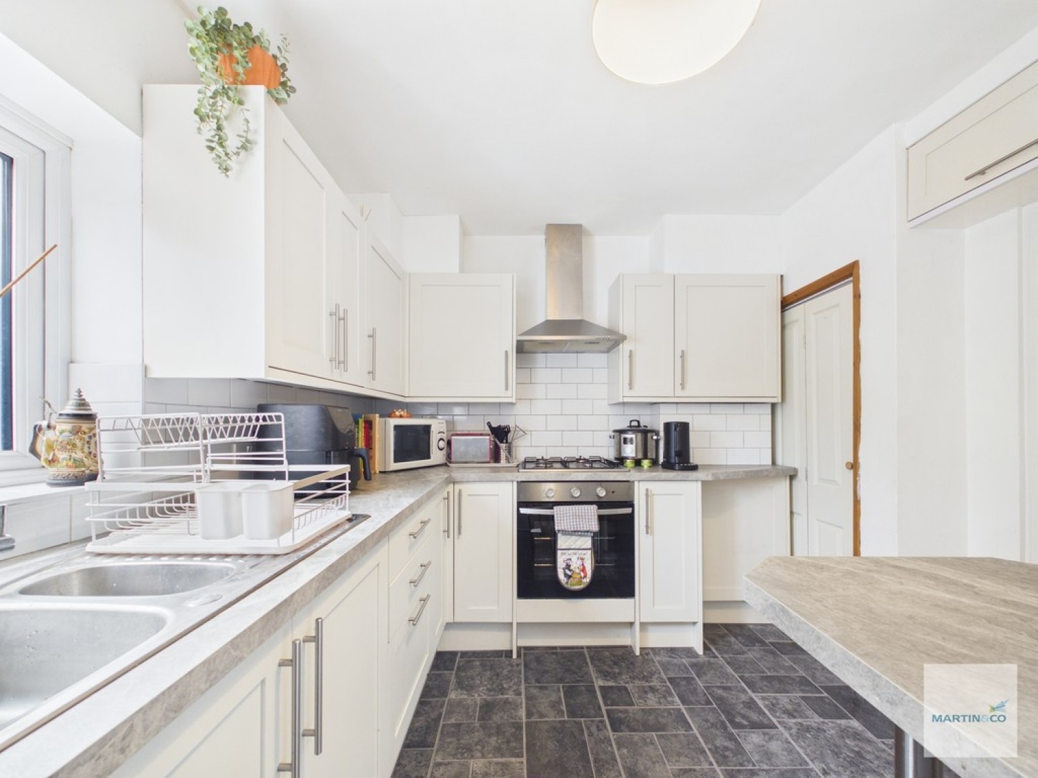 2 bedroom House for Sale Dennis Avenue, Beeston