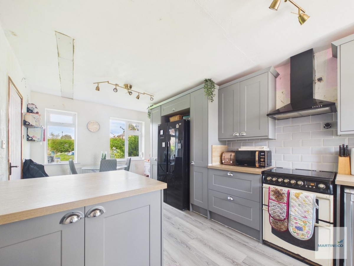 South Street, Eastwood