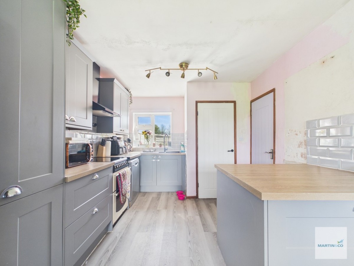 South Street, Eastwood