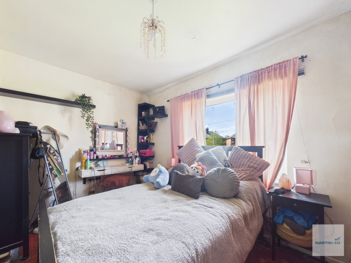 South Street, Eastwood