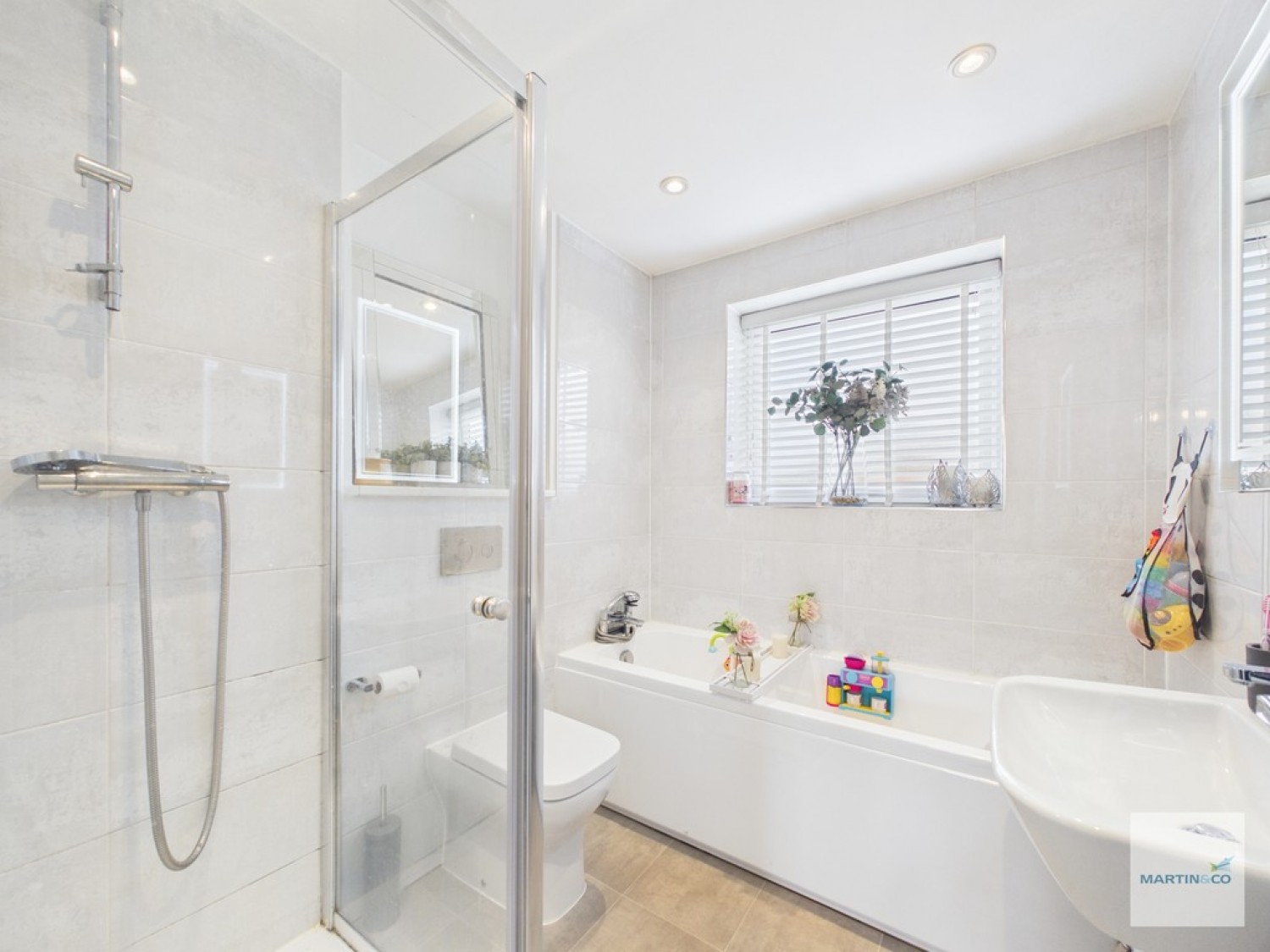 3 bedroom House for Sale Harker Close, Hucknall