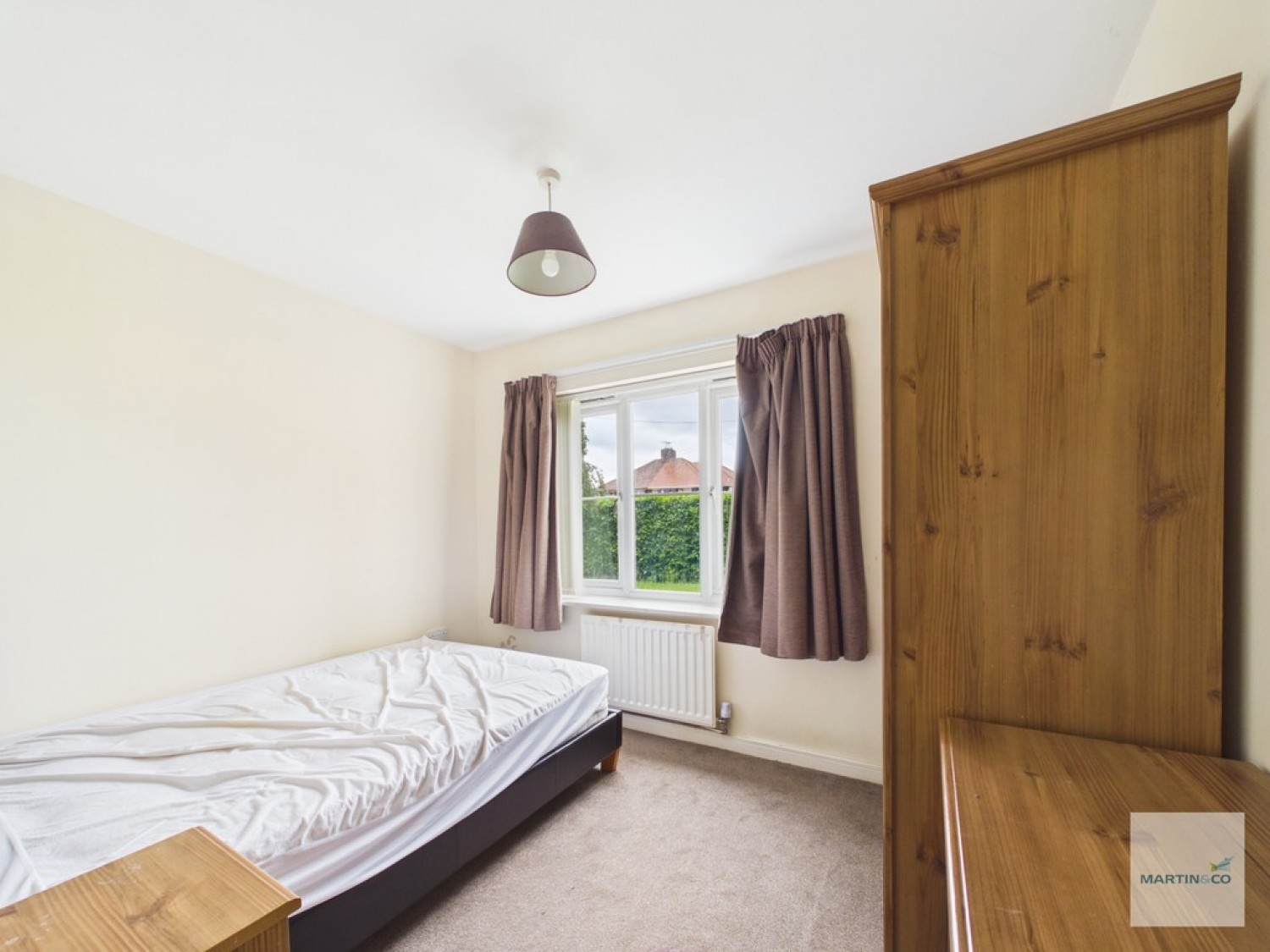 2 bedroom Flat for Sale Hassocks Close, Beeston, Nottingham