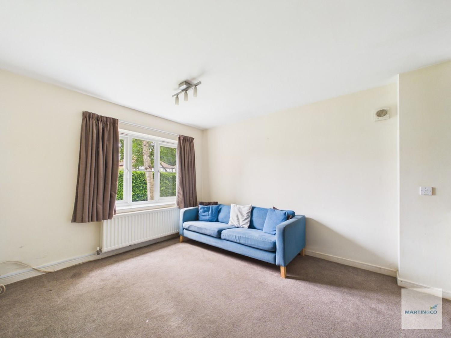 2 bedroom Flat for Sale Hassocks Close, Beeston, Nottingham