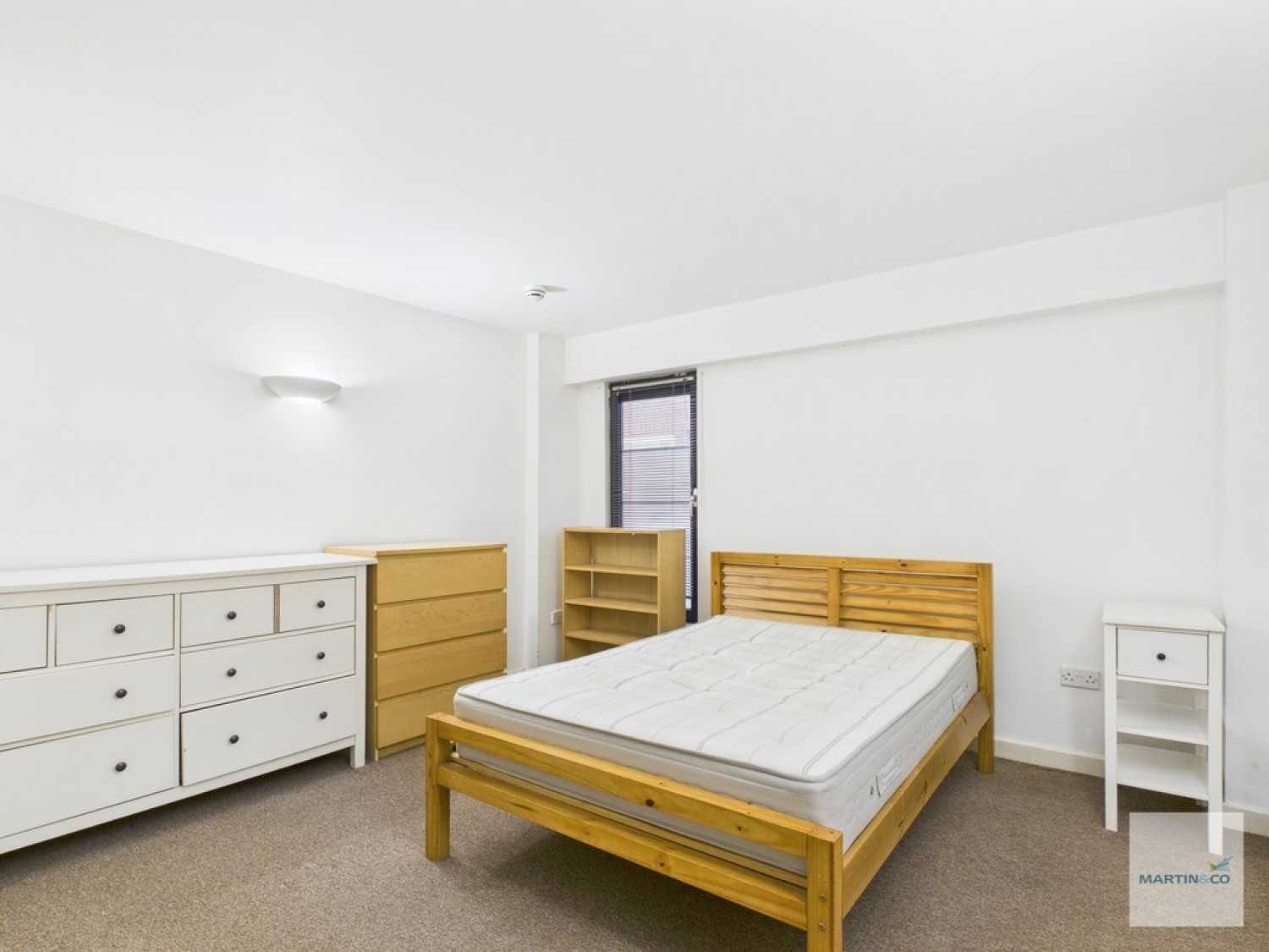 2 bedroom Flat for Auction Park West, Derby Road
