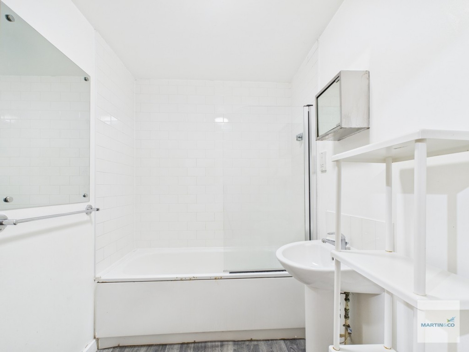 2 bedroom Flat for Auction Park West, Derby Road