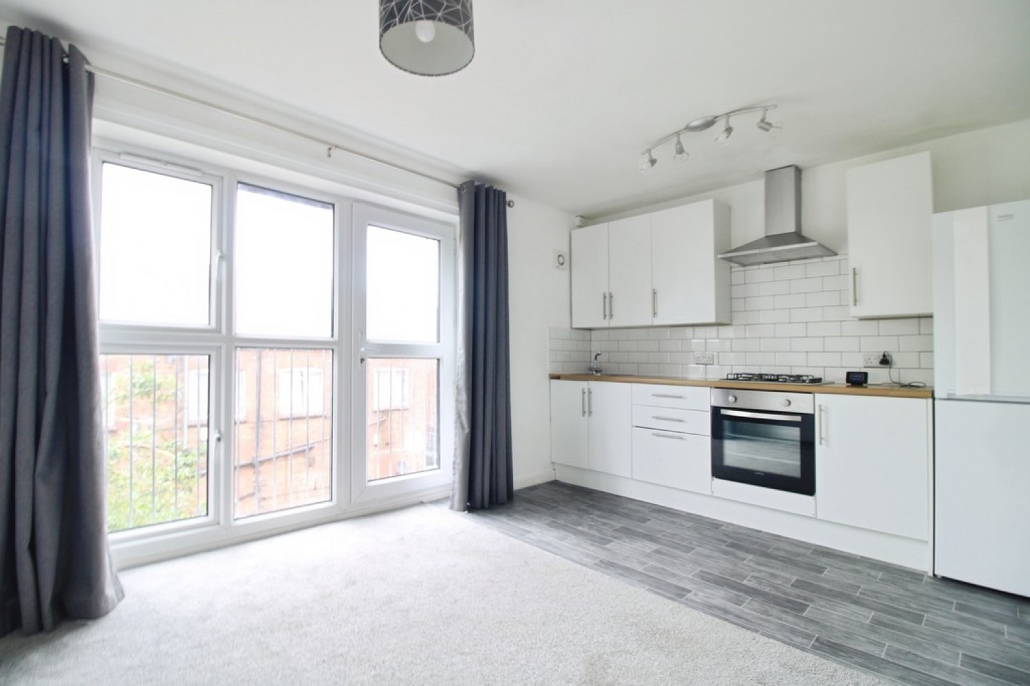 2 bedroom House for Letting Archway Court, Peveril Street