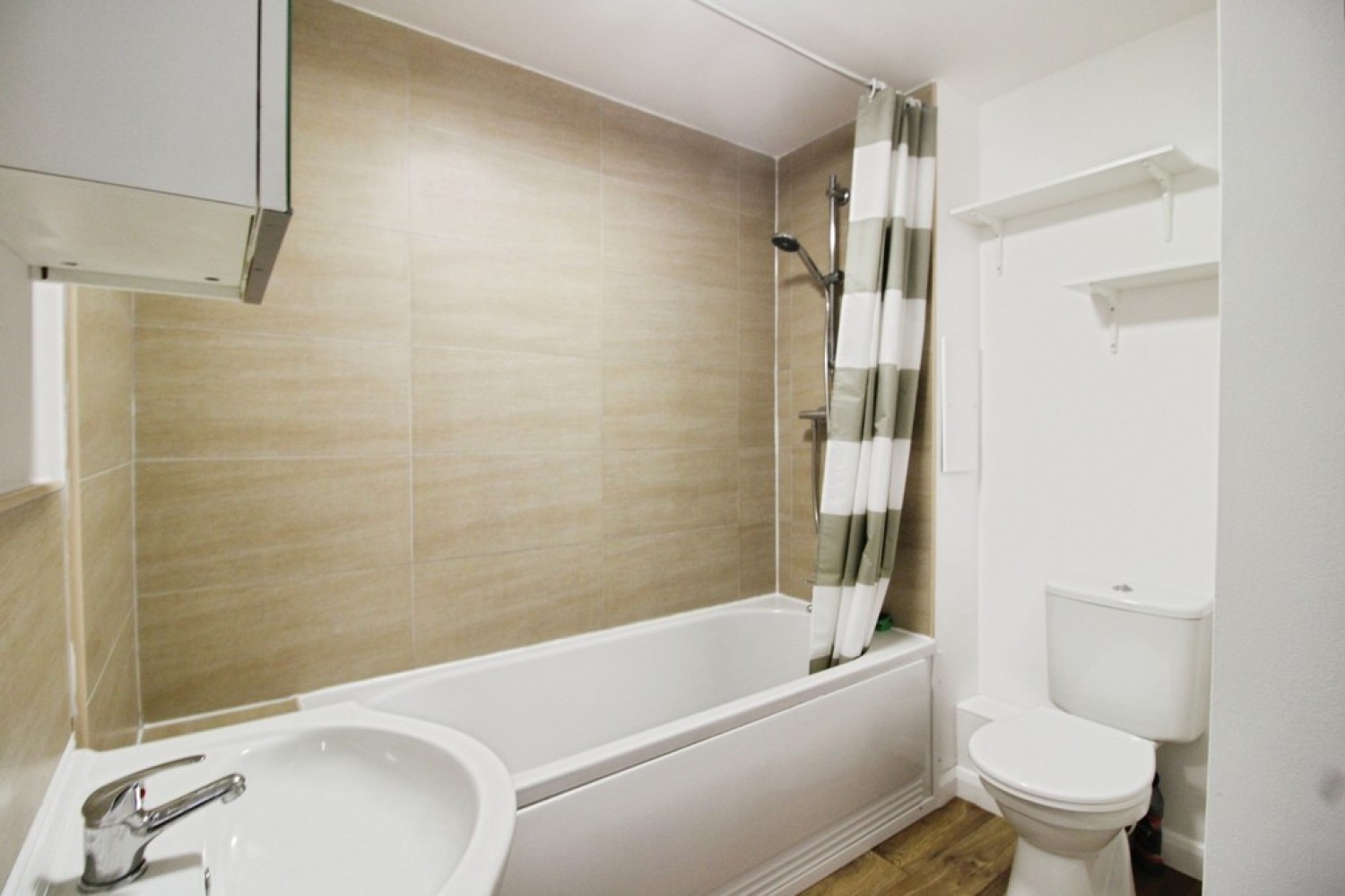 2 bedroom House for Letting Archway Court, Peveril Street