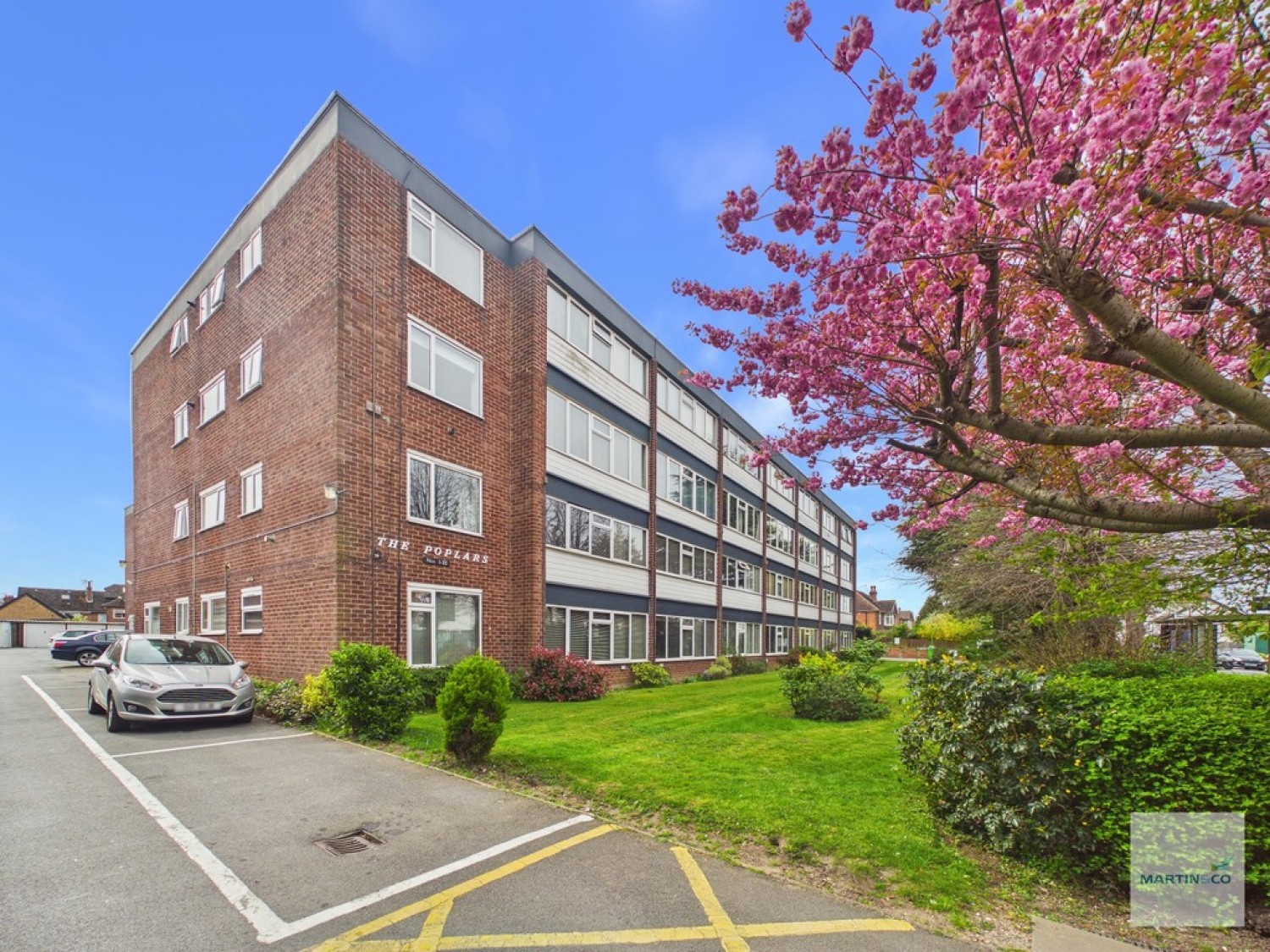 2 bedroom Flat for Sale The Poplars, West Bridgford