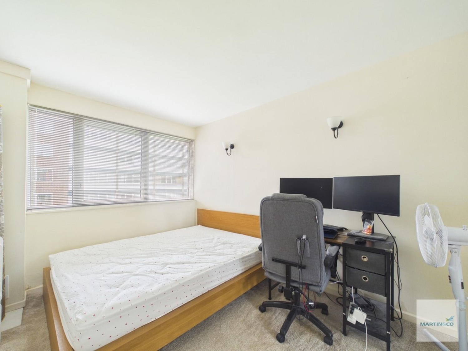 2 bedroom Flat for Sale The Poplars, West Bridgford