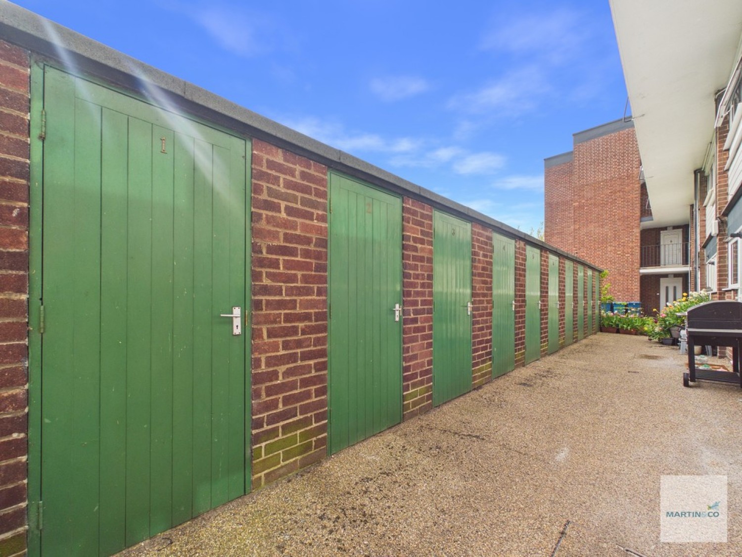 2 bedroom Flat for Sale The Poplars, West Bridgford