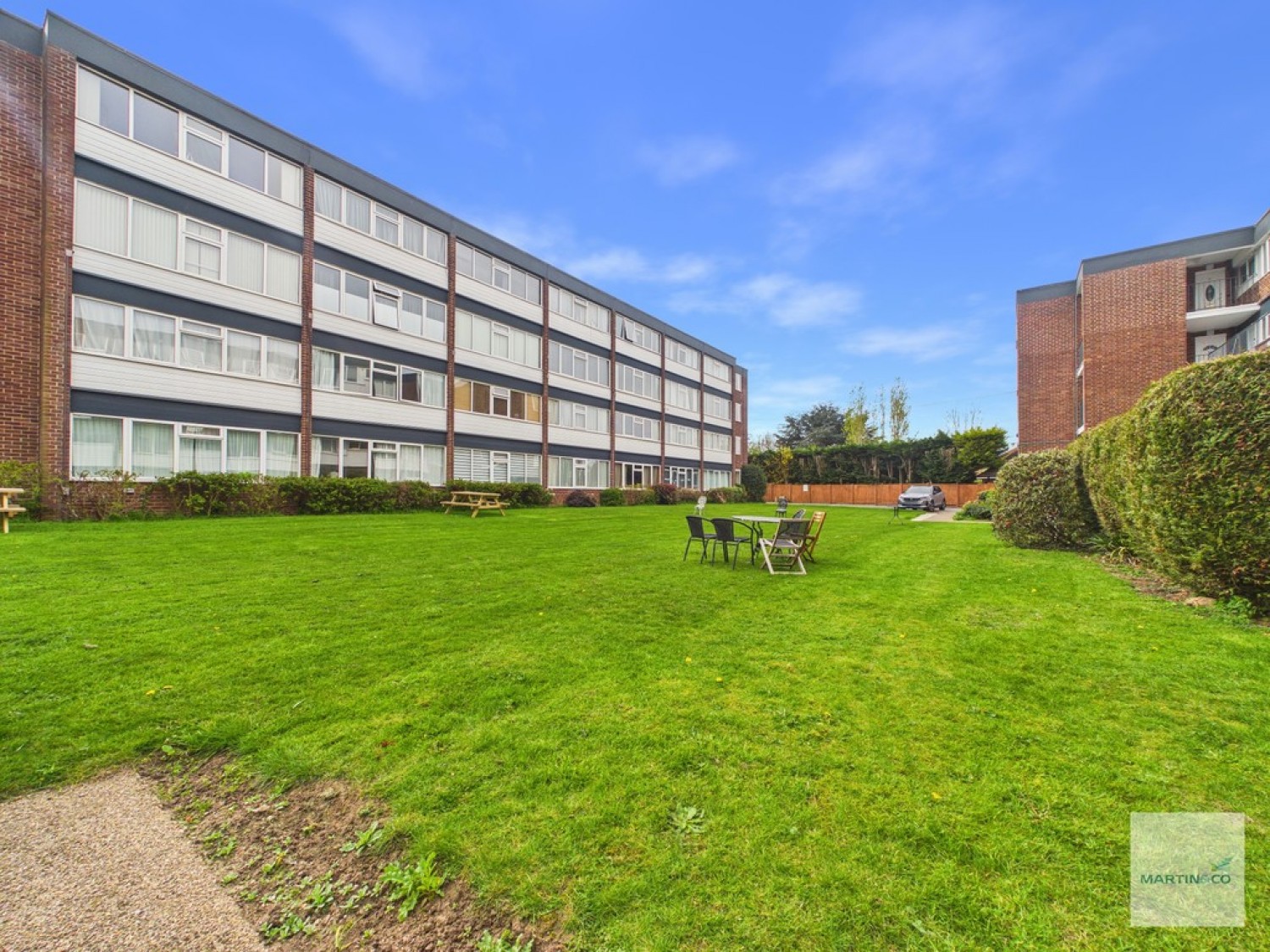 2 bedroom Flat for Sale The Poplars, West Bridgford