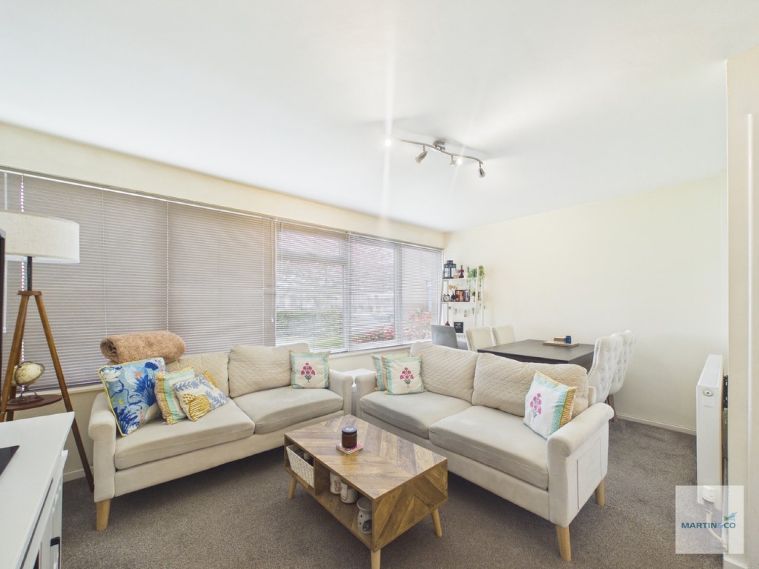 2 bedroom Flat for Sale The Poplars, West Bridgford