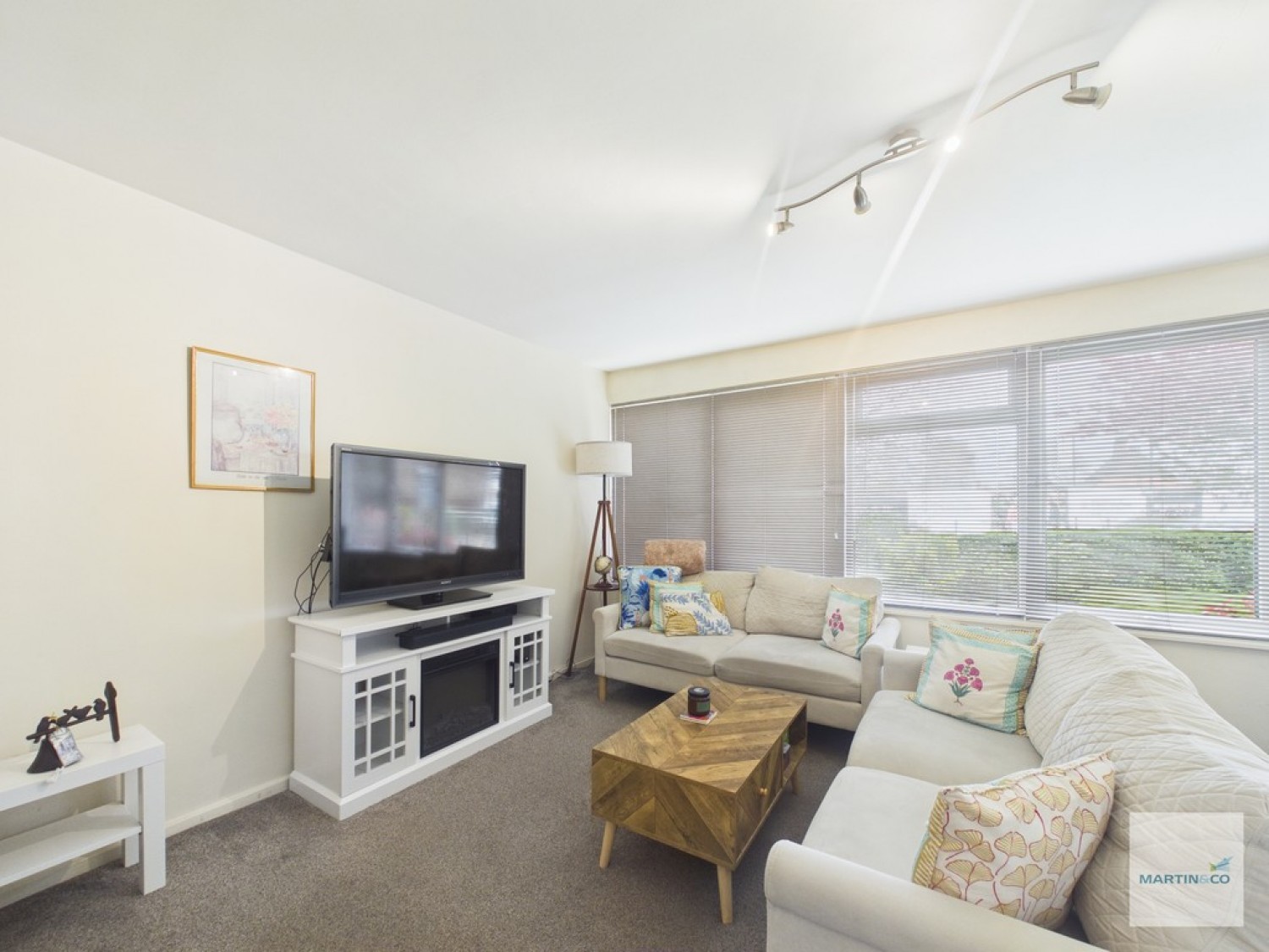 2 bedroom Flat for Sale The Poplars, West Bridgford