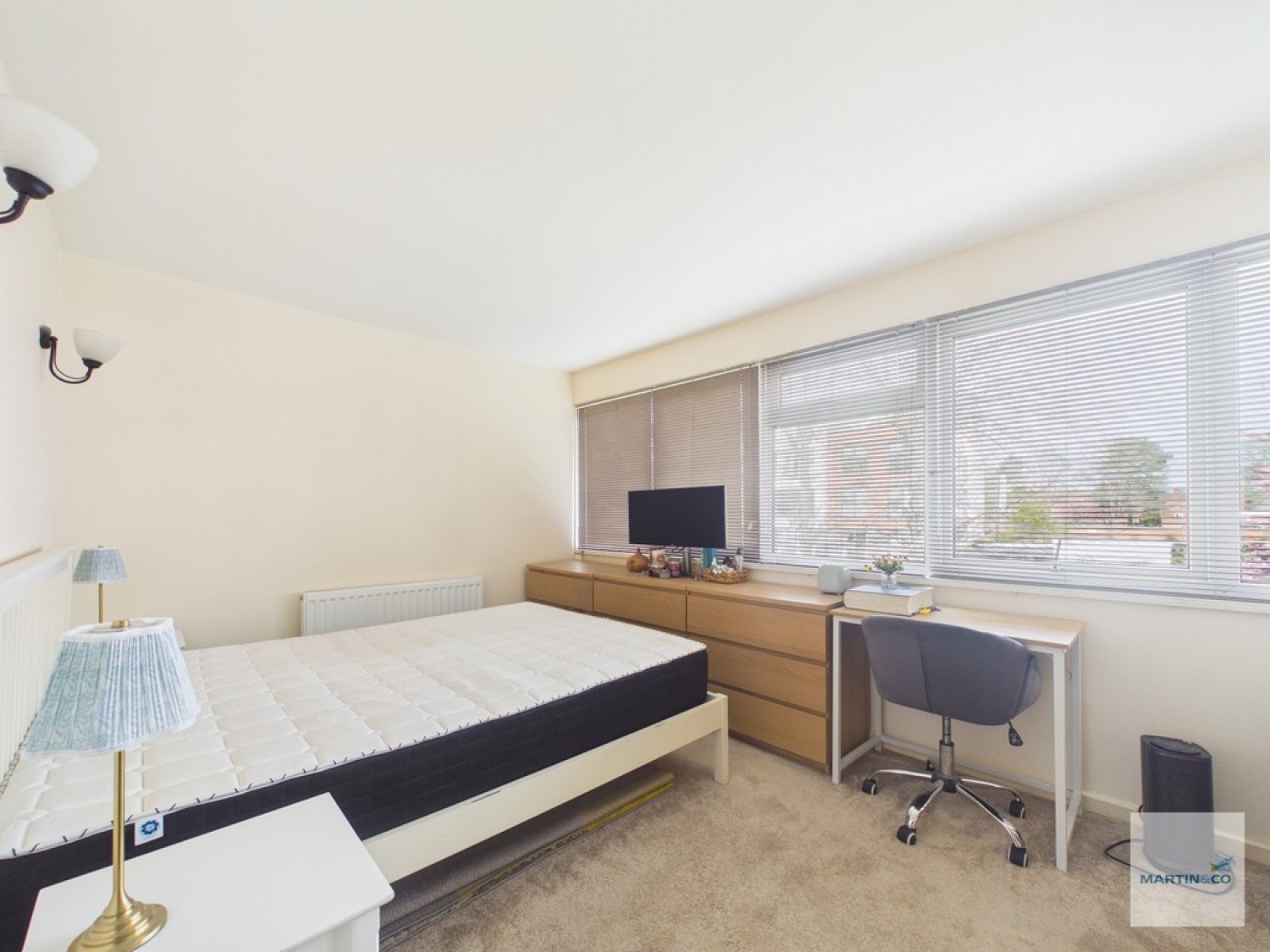 2 bedroom Flat for Sale The Poplars, West Bridgford