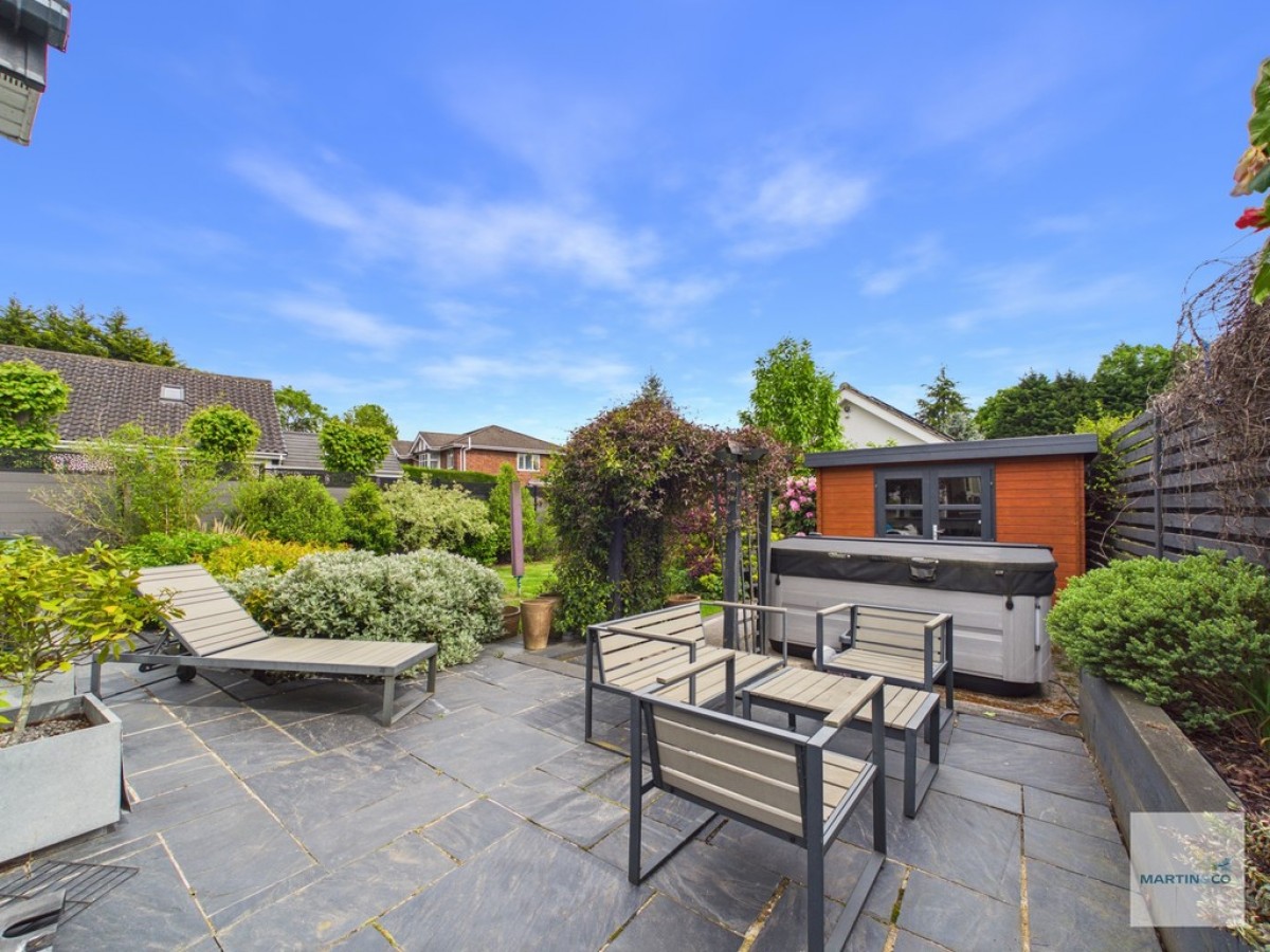 The Jardines, Bramcote