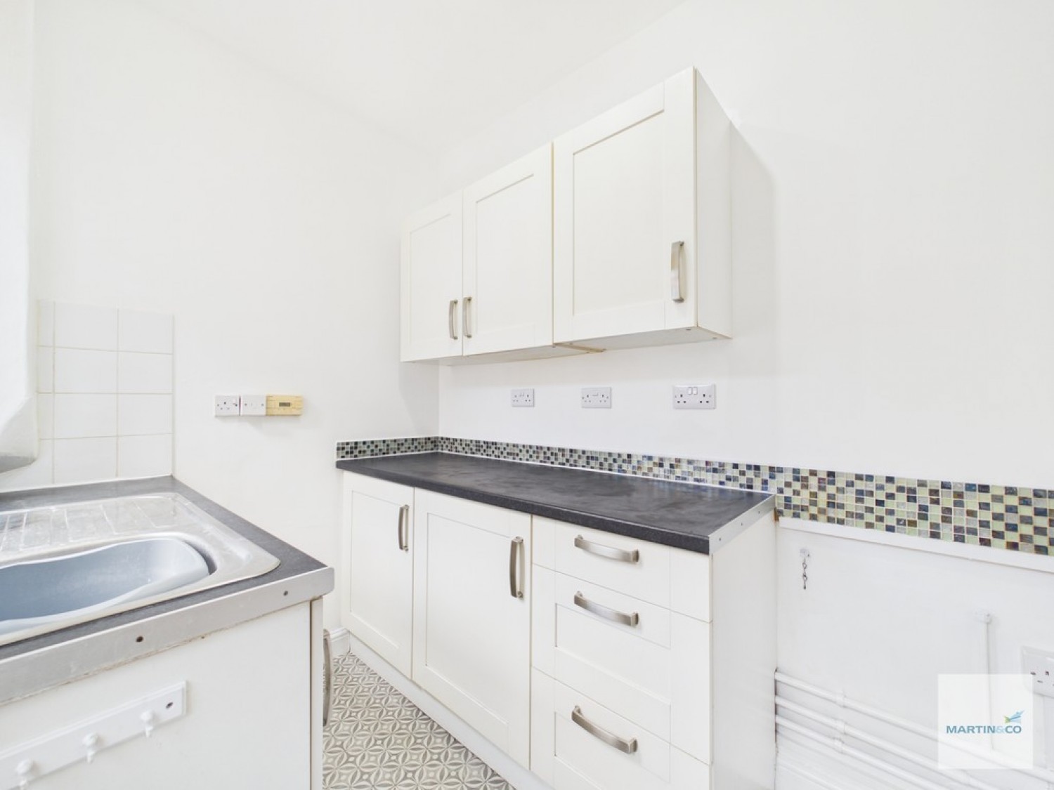 2 bedroom House for Sale Jasmine Road, Basford