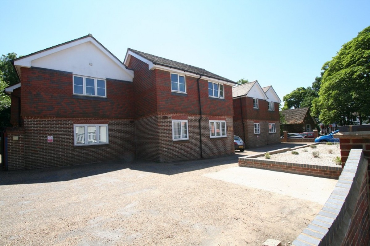 Coppers Court, Yew Tree Road