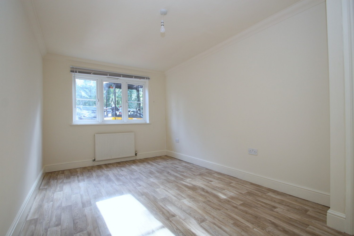 2 bedroom Flat for Letting Coppers Court, Yew Tree Road