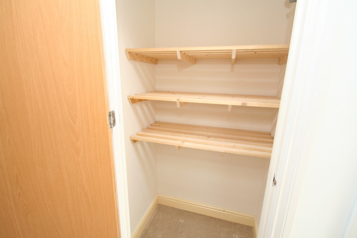 2 bedroom Flat for Letting Lake Court, Medway Drive