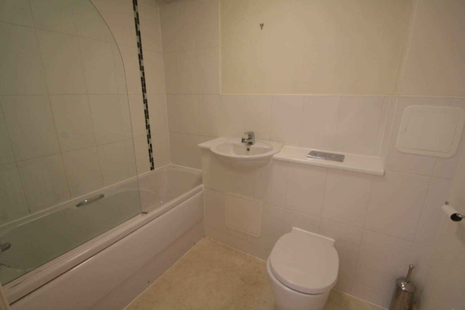2 bedroom Flat for Letting Lake Court, Medway Drive