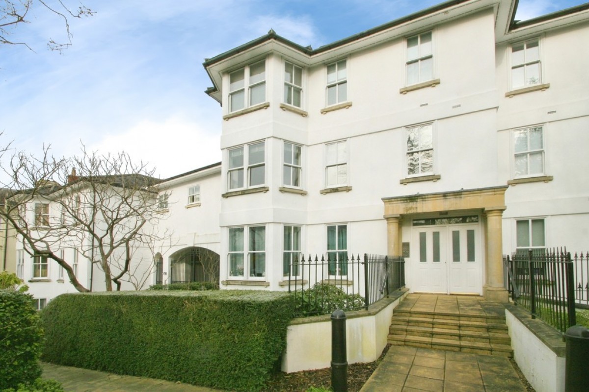 Richard Beau Nash, Garden Rd TN1