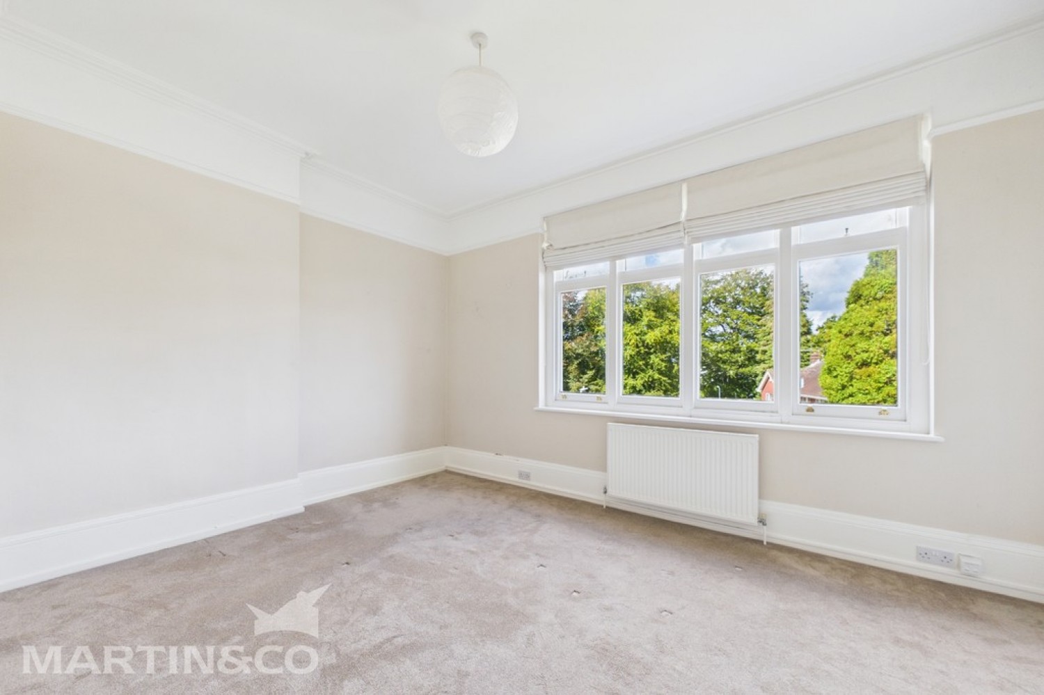 1 bedroom Flat in Flat 1, 8 Thornfield Gardens