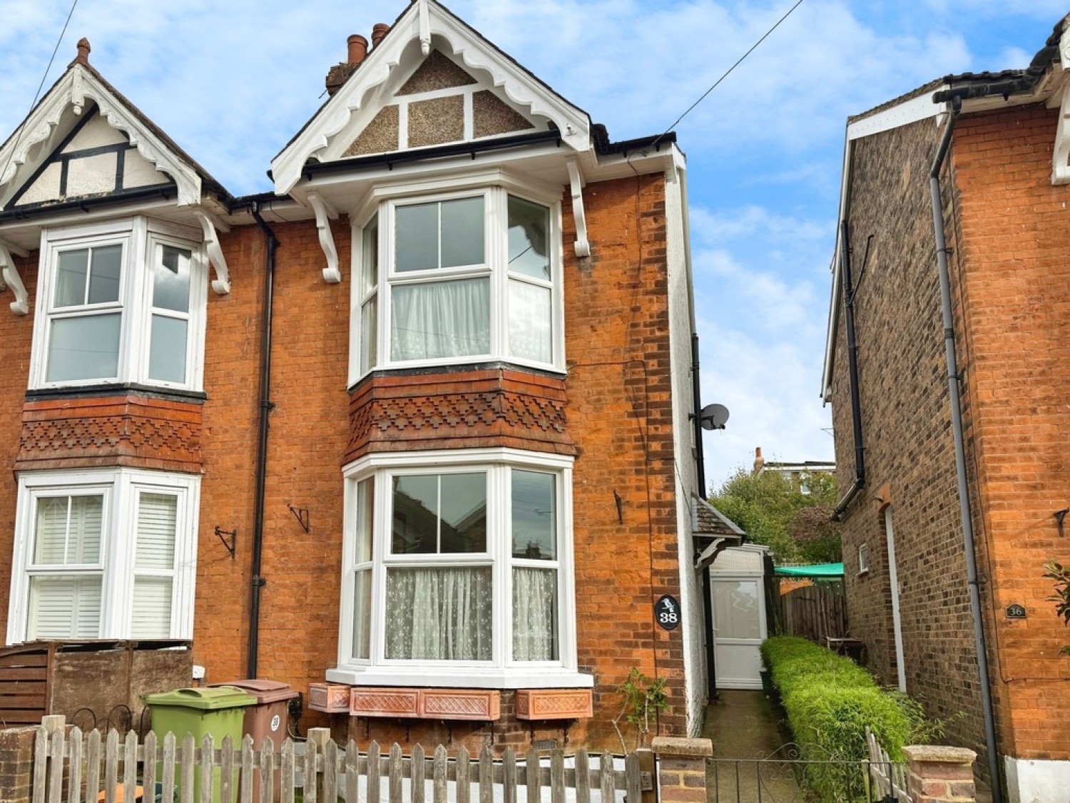 2 bedroom House for Sale Hill View Road, Tunbridge Wells
