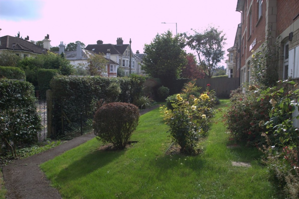 Woodbury Park Road, Tunbridge Wells
