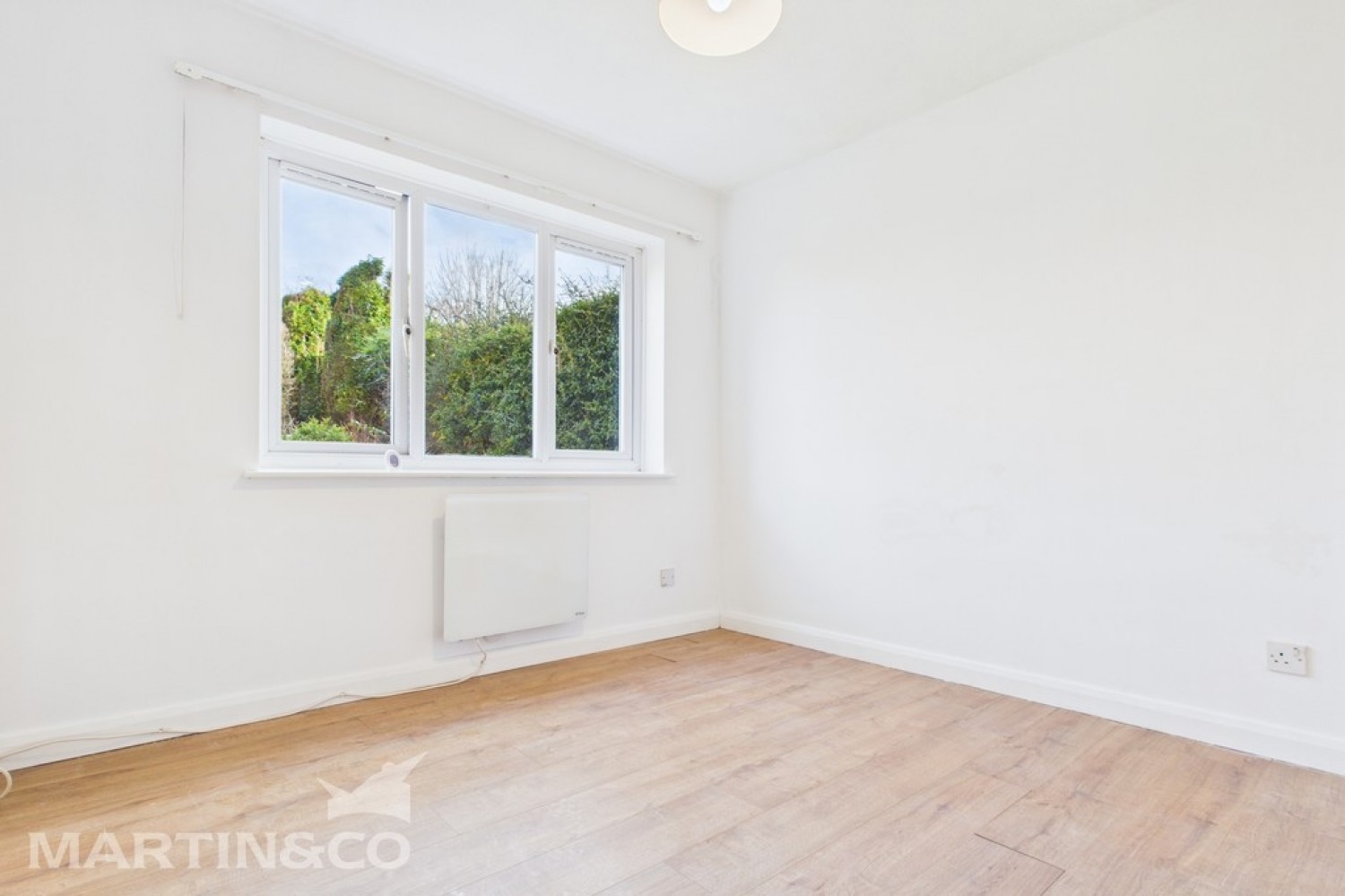 1 bedroom Flat for Sale Liptraps Lane