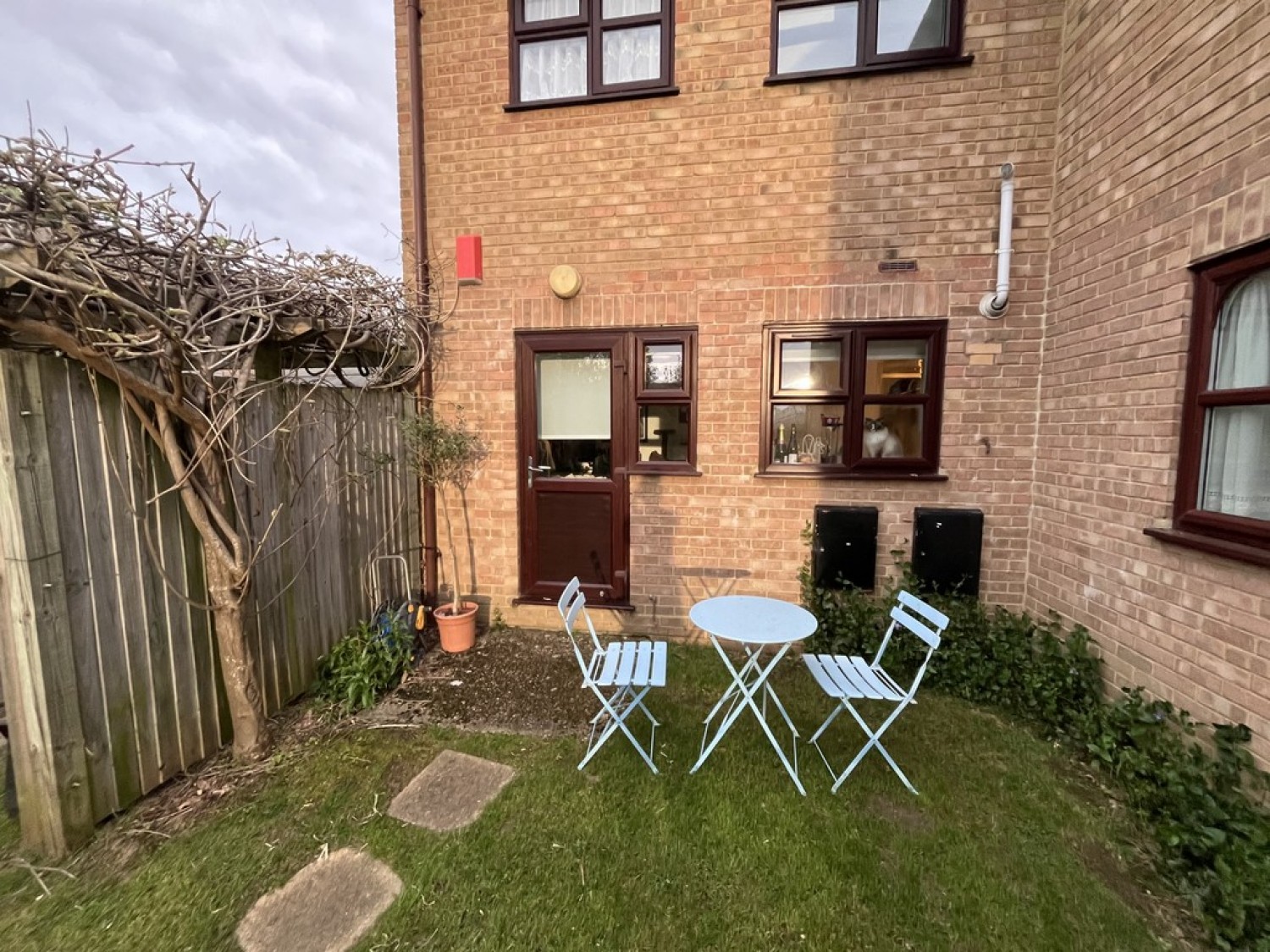 2 bedroom Flat for Sale Weavering, Maidstone, Kent