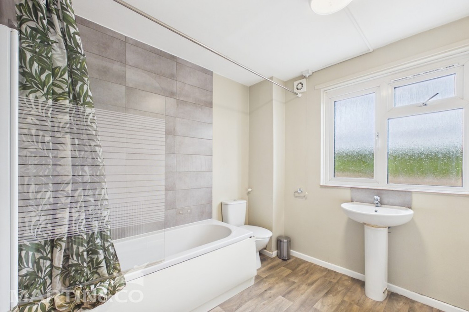 3 bedroom Flat for Letting Rowan Tree Road, Tunbridge Wells, Kent