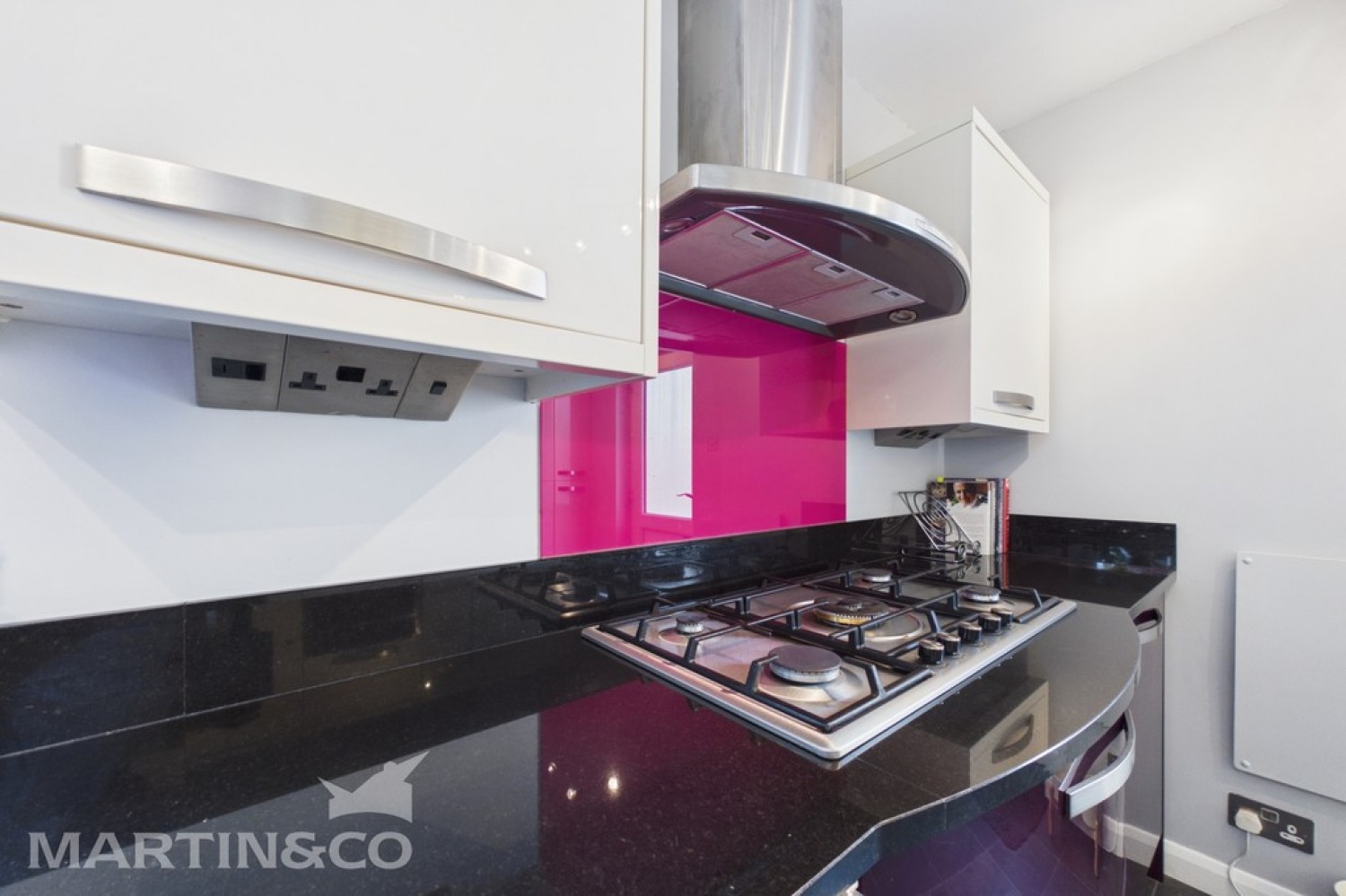 4 bedroom House for Sale St. James Way, Sidcup DA14