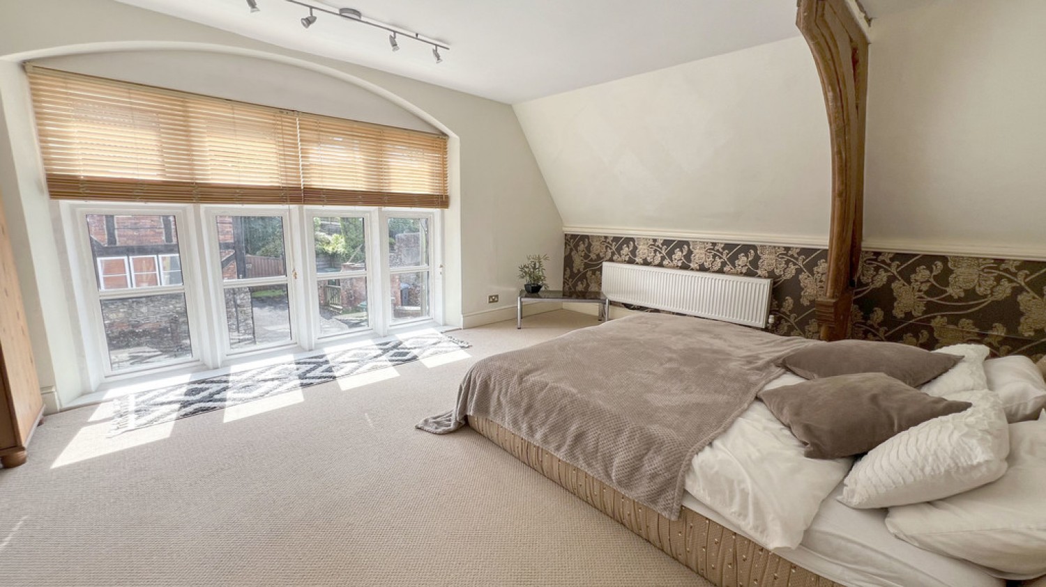 Bratton Road, Westbury